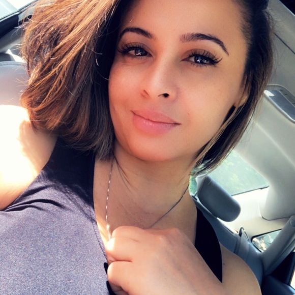 Meet your Posher, Ayesha - Picture 5 of 6